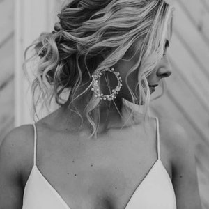 Pendientes de aro de novia con perla WILLOW: joyería nupcial con cristales de Swarovski