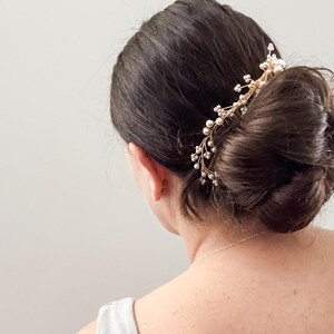 Dainty baby’s breath inspired Pearl comb with delicate details / WHIMSY gold bridal hair comb