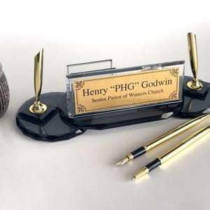 Placa de identificación de escritorio ovalada de lujo personalizada / Placa de identificación de vidrio negro con tarjetero y juego de bolígrafo / Placa de identificación para cirujano / Regalos de graduación