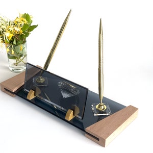 Naambordje bureau van natuurlijk hout en kristalglas met pennenset | Kristallen bureau-organizerset | Gepersonaliseerde kristallen bureauset met natuurlijk hout