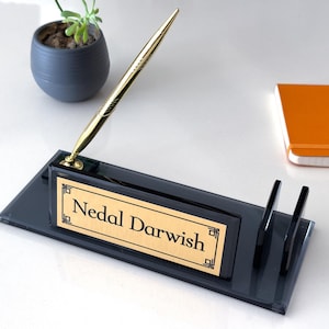 Benutzerdefinierte schwarzes Glas Schreibtisch Namensschild, Kartenhalter und Stift, personalisiertes Glas Schreibtisch Schild, Geschenk für Papa