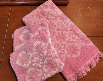 Vintage Bubblegum Pink 3pc Hand Towel and Washcloth Set by Lady Pepperell