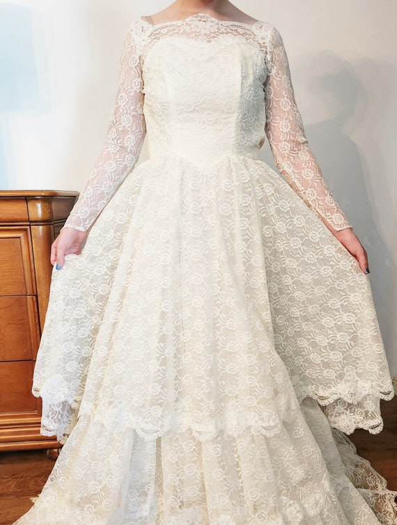 Vintage Unique Long Lace Prom Dress Wedding Dress Bridal Gown main image 1