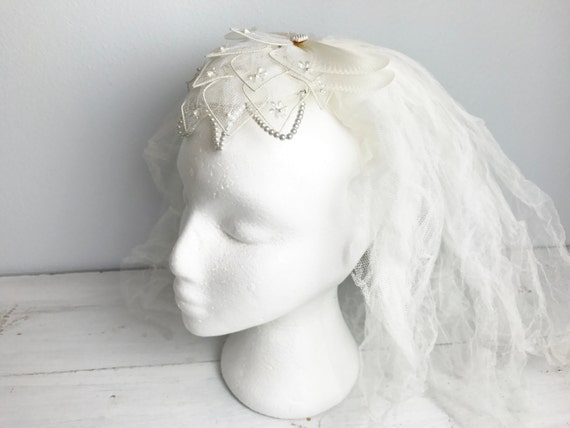 Vintage Short Bridal Veil with Beaded Head Piece … - image 2