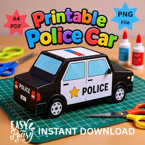Könnte beinhalten: Ein Polizeiauto-Modell aus Papier mit schwarz-weißem Körper, einem gelben Stern, hellblauen Fenstern und rot-blauem Dachlicht. Das Wort POLICE ist an der Seite und am Heck aufgedruckt, zusammen mit dem sichtbaren Nummernschild 811.