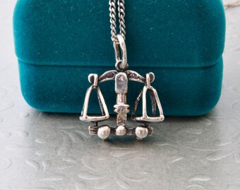 Pendentif Balance En Argent Massif - Signe Astrologique - Occasion