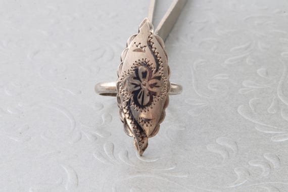 Sterling silver ring with flat surface, Floral ri… - image 5