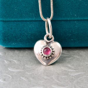 Collar de corazón de plata de ley, pequeño colgante de corazón de plata con diamantes de imitación rosas, corazón de plata