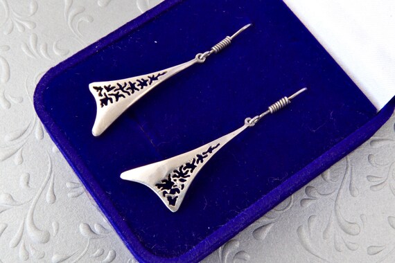 Triangular sterling silver dangling earrings with… - image 2