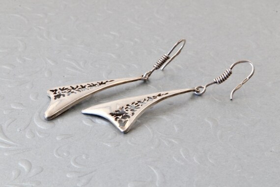 Triangular sterling silver dangling earrings with… - image 9