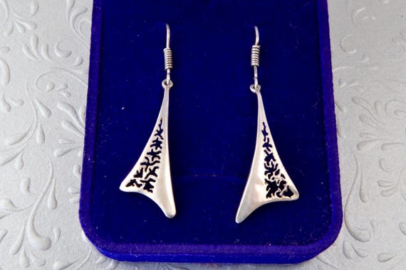 Triangular sterling silver dangling earrings with… - image 1