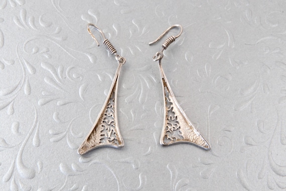 Triangular sterling silver dangling earrings with… - image 7