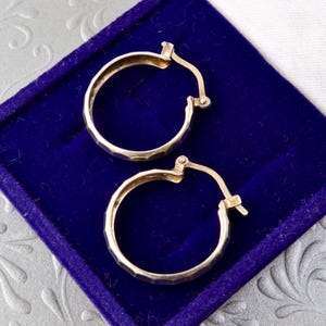 Sterling silver hoop earrings, 925 sterling silver with gold plating, Gold hoops with facets, Minimalistic round earrings