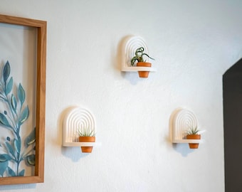 Piccolo portapiante da parete in stile boho con vaso in terracotta / Decorazione da scrivania boho / Accessori per piante da interno / Piccolo vaso per Tillandsia