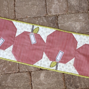 Apple Table Runner- Download Pattern - Etsy