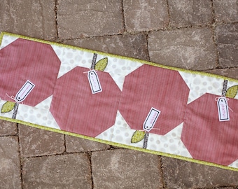 Apple Table Runner- Download Pattern