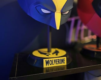 Cosplay Helmet Display Stand: Wolverine Deadpool