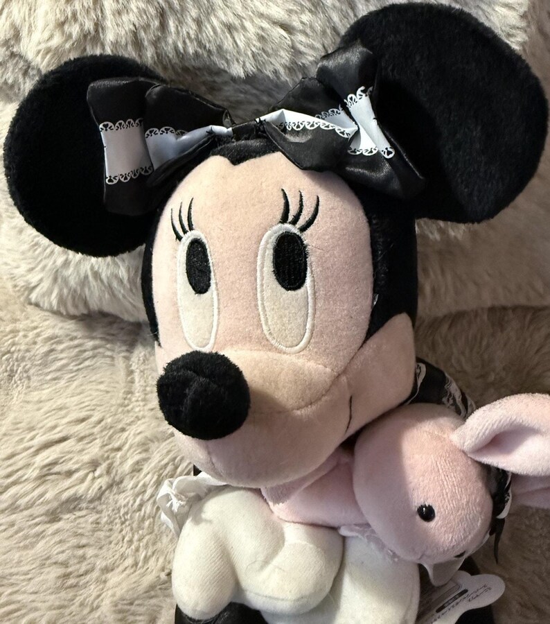 Disney Minnie Maus Plüsch SEGA 2008 Fun Fan Amuse Gothic Hase Puppe Schwarz Dress Bild 6