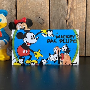 "Micky & Pluto ""Magic Kingdom Map"" Clutch."