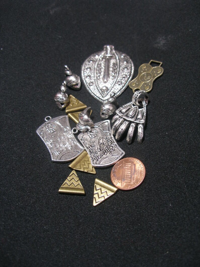 Armor Assortment Protection Charms Pendants 15 Game of Thrones Cosplay