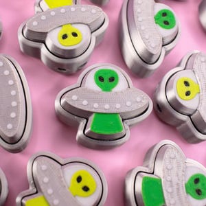Fidget Clicker Keychain - Alien Spaceship | Alien Space Ship Desk Decor | Stress Fidget Toy | ADHD Fidget Toys Button
