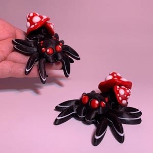 Mushroom Spider, Fidget Palz, 3D Printed Fidget Toy, Articulating Fidget Animal, Mushrooms, Cottagecore, Toadstool, Cute Spider