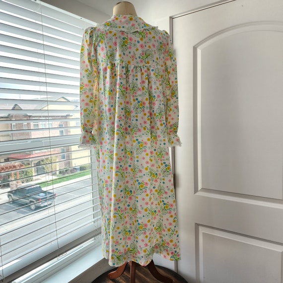 1960s Flower Power Nightgown - image 6