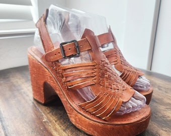 1970s Leather Mexican Huarache Wood Platform Sandals 7.5