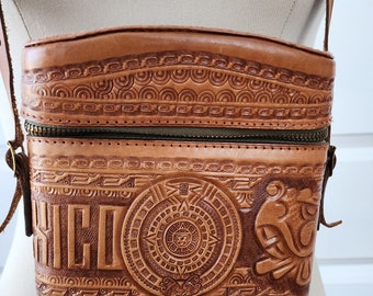 Vintage Tooled Leather Souvenir Purse from Mexico