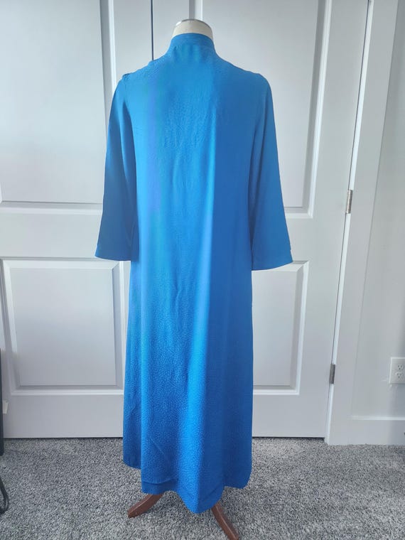 1960s Blue Floral Silk Kimono Robe Housedress - image 6