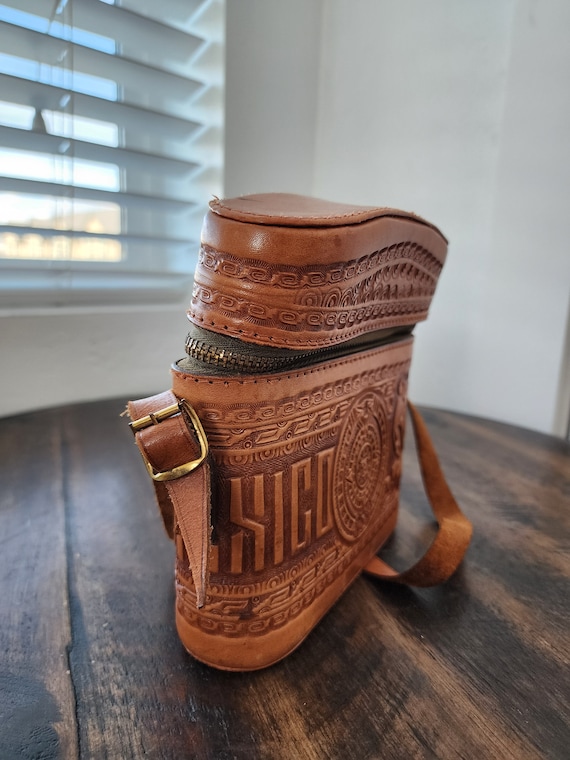 Vintage Tooled Leather Souvenir Purse from Mexico - image 3