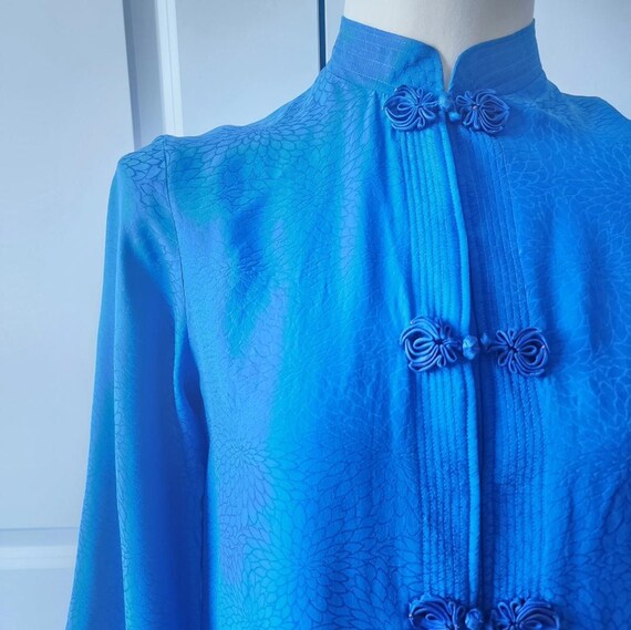 1960s Blue Floral Silk Kimono Robe Housedress - image 3