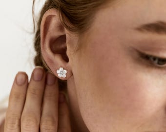 Mother of Pearl Earrings, Dainty Flower Studs, Bridal Earrings, Bridesmaid Gift, Minimalist Jewelry, Wedding Accessories, Gift for Her