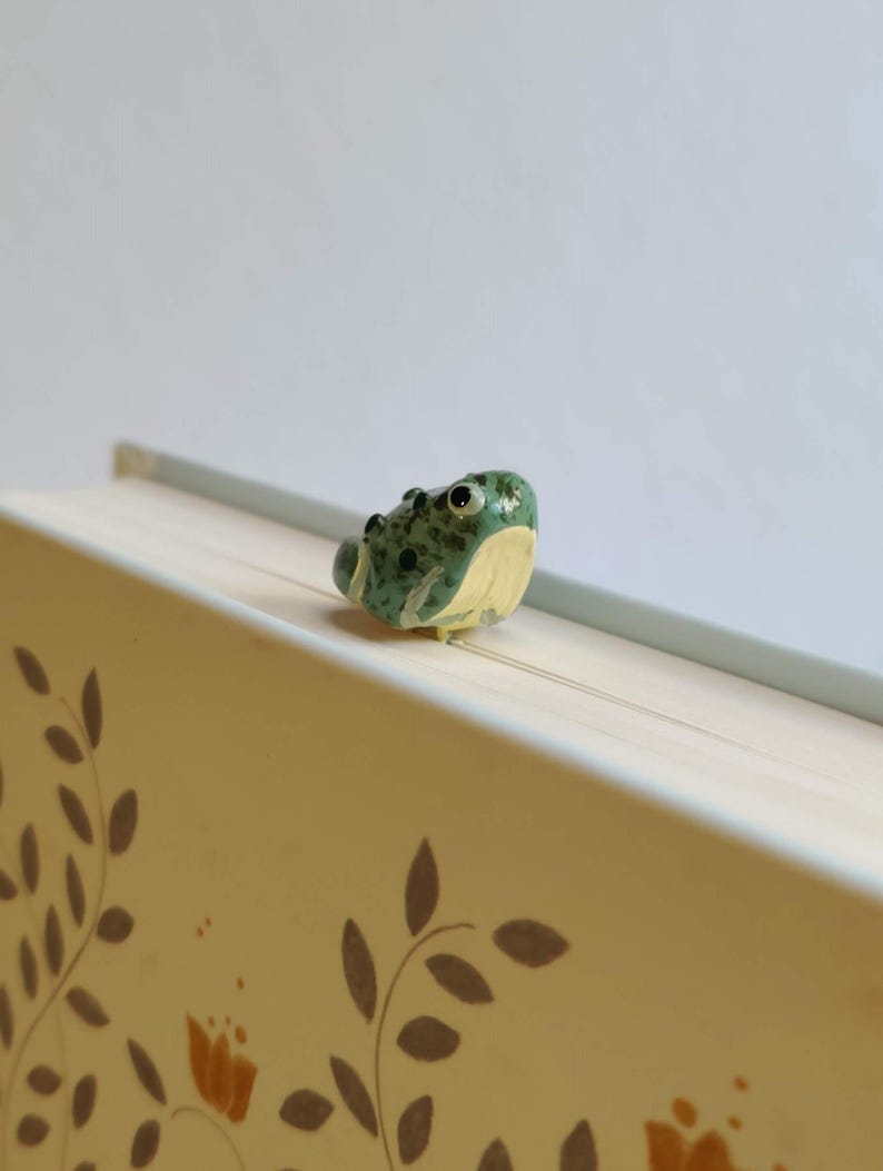 Toad Paperclip Clay Bookmark Paperclip Figurine | Toad | Cute | Minimal | Bookish - Etsy