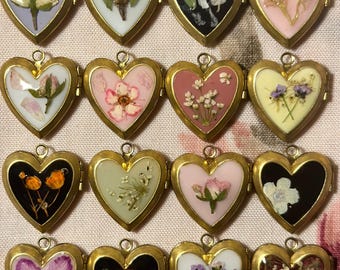 CUSTOM mini FLOWER LOCKET heartshaped necklace made with real pressed flowers, gift for her, anniversary, birthday wedding graduation mother