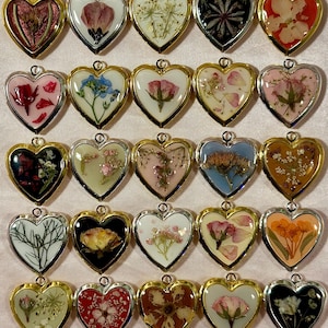 Medallón de corazón personalizado, collar con flores prensadas auténticas, regalo personalizado