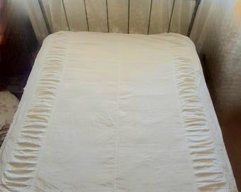 Vintage eyelit lace bed skirt