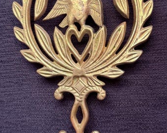 Salvamanteles vintage de latón con águila patriótica - Logotipo de Virginia Metalcrafters