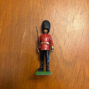 Britains LTD British Royal Guard Toy Soldier Figure Vintage