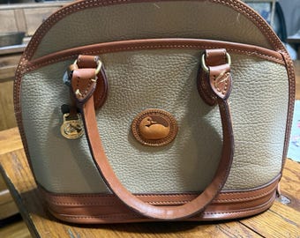 Bolso Dooney & Bourke Norfolk de piel resistente a la intemperie, color topo tostado, vintage, sin correa.
