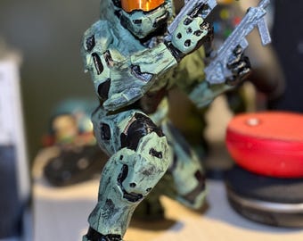 Master Chief Spartan Soldier 3D Print – Sci-Fi Armor Statue, Gaming Collectible (8 Inch)
