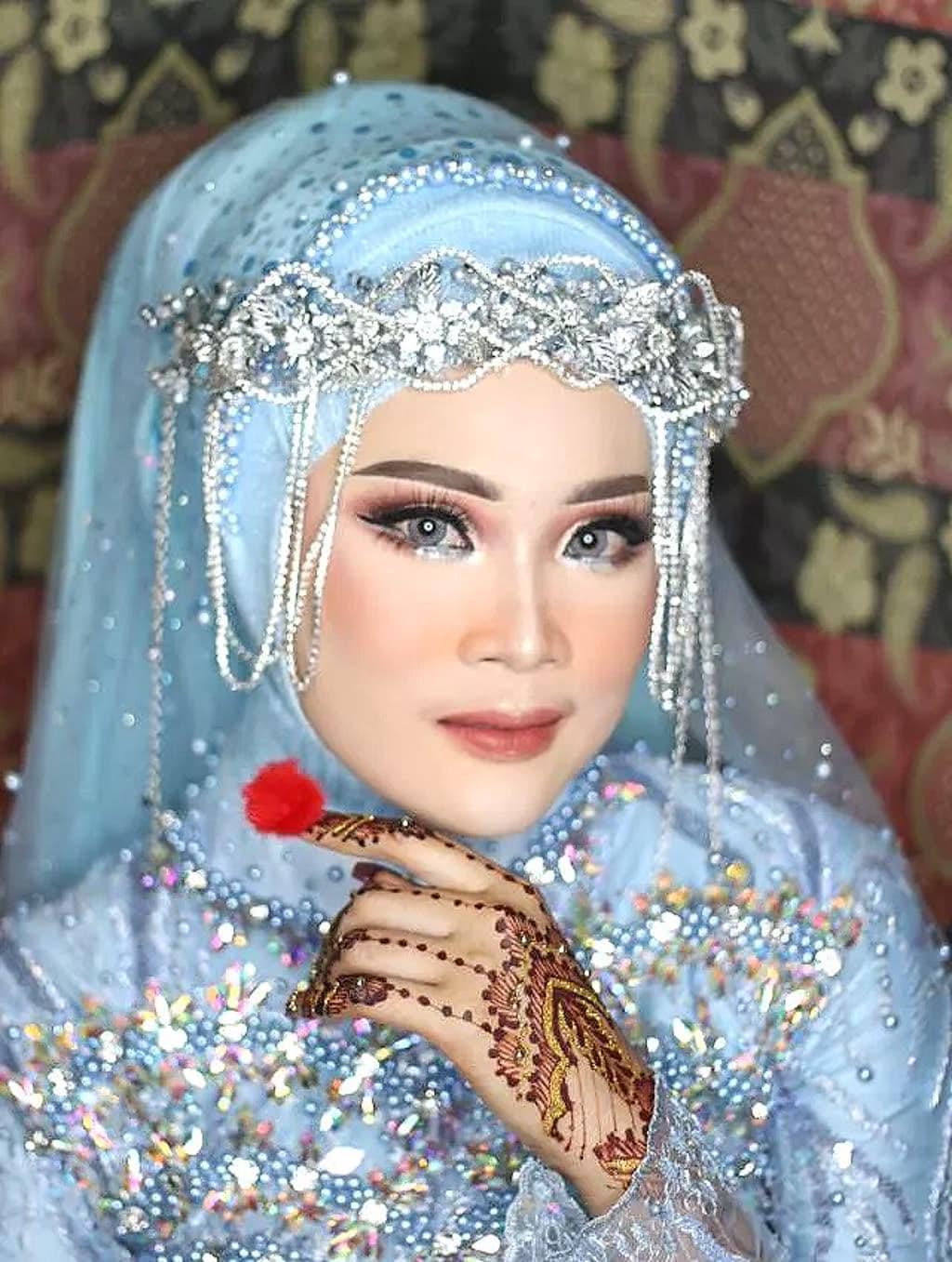 VINTAGE MUSLIM WEDDING HEADPIECE Crystal Bridal Hijab Crown: Elegant Muslim Wedding Headpiece  main image 2