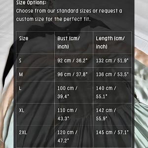Puede incluir: Tabla de tallas para una prenda con medidas en pulgadas y cent&iacute;metros. La tabla muestra las medidas de busto y largo para las tallas S, M, L, XL y 2XL.