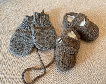 Knit Baby Mitts & Booties Set