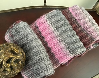 Knitted long pink gray ribbed scarf