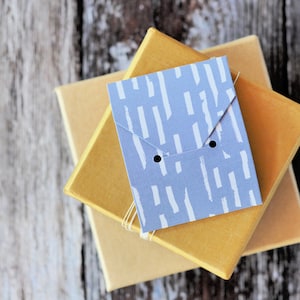 Lot de 6 mini-enveloppes florales bleues : coussins avec cartes et sceaux pour offrir et papeterie