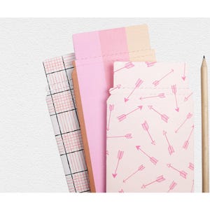 Pochettes cadeaux fantaisie roses {Lot de 3} avec rabat pour accessoires de fête et paquets mystères : paquets joyeux pour la Saint-Valentin