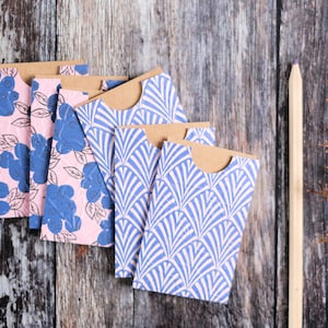 Mini cartões elegantes em relevo {Conjunto de 3 com cartões e selos} em conjuntos rosa e azul