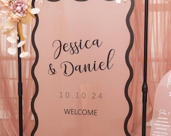 Letrero de bienvenida de boda acrílico ondulado personalizado: escritura 3D negra