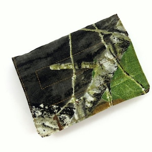 Mini billetera - Forest Camo (con ranuras para tarjetas de crédito y bolsillo para monedas con cremallera)